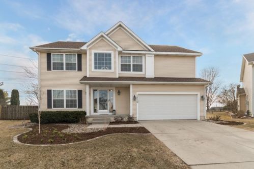 2416 Grant Cir, Ames, IA 50010-3972