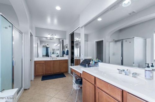 16811 27th Ave, Phoenix AZ 85027-1805 exterior