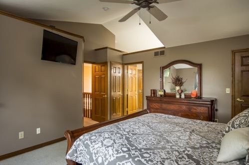 3916 Buckhill Dr, Covington KY  41018-2964 exterior