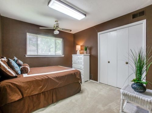 7268 Fernmeadow Dr, Dallas TX  75248-5605 exterior