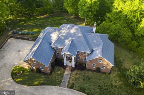 20 Hartlake Dr, Fredericksburg VA  22406-4635 exterior