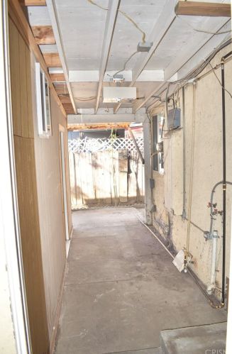 8123 Noble Ave, Van Nuys CA 91402-4509 exterior