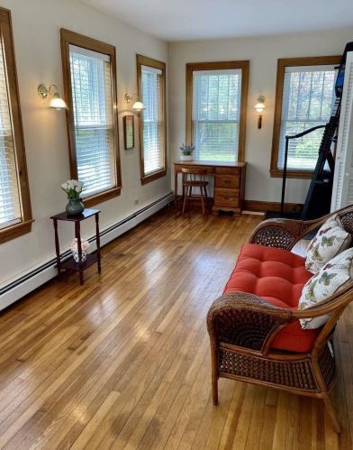 7 Harvey Rd, Londonderry NH  03053-7412 exterior