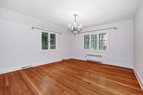 23 Lewis Ave, Hartsdale NY  10530-2803 exterior