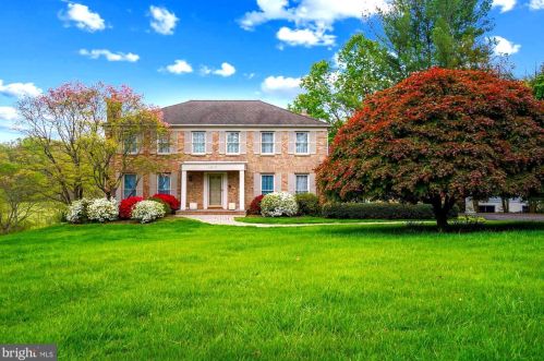 1013 Riva Ridge Dr, Great Falls, VA 22066-1615