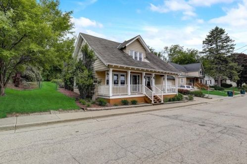 310 Elm St, Slinger, WI 53086-9558