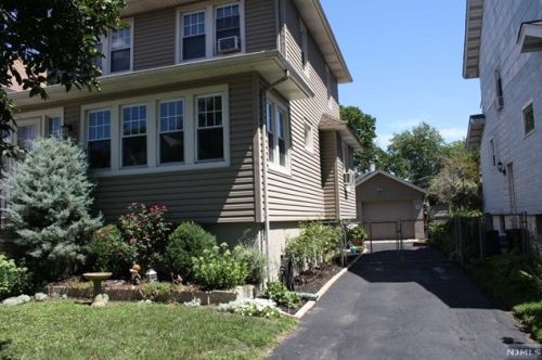 11 Oak St, Ridgefield Park, NJ 07660-2216