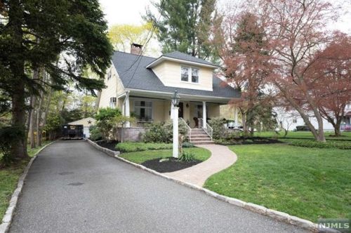 397 Harland Ave, Haworth, NJ 07641-1111