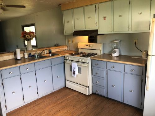 11 Spring Dr, Derry, NH 03038-7326