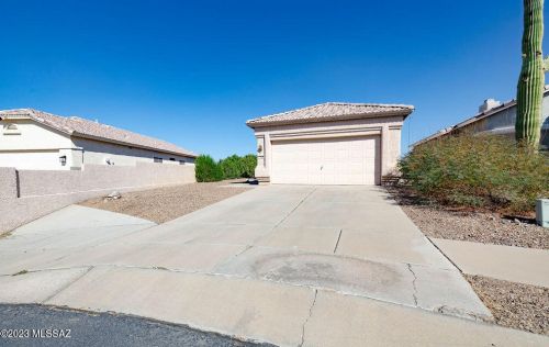9338 Scarlet Canyon Dr, Tucson, AZ 85743-5138