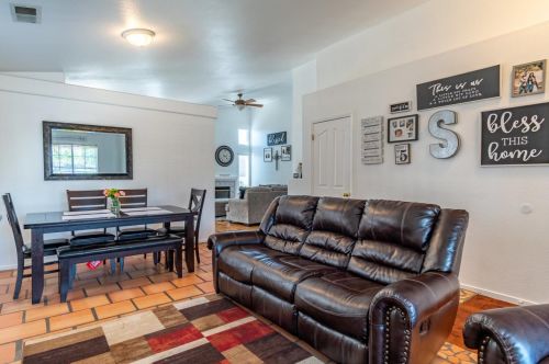 160 San Tropez Dr, Hollister, CA 95023-7149