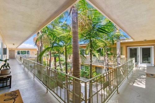 3025 5th St, Long Beach CA  90802-2049 exterior