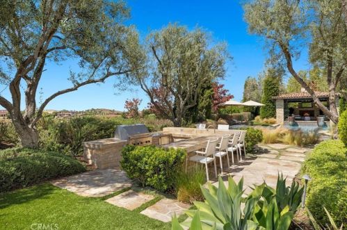 47 Echo Gln, Irvine CA  92603-0421 exterior