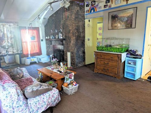 1024 Cherry Tree Xing, Breinigsville PA  18031-1607 exterior