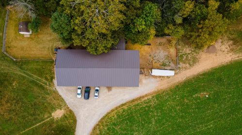 5985 Creek Rd, Washington Ch OH  43160-9726 exterior