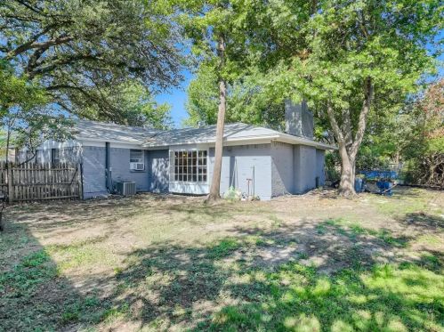 1922 Muret St, Irving TX 75062-6972 exterior