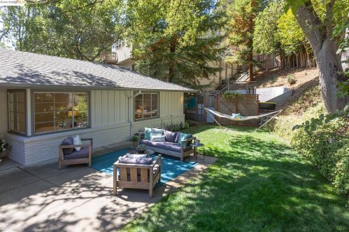 6802 Chambers Dr, Oakland, CA 94611-1302