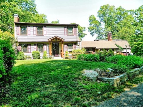 72 Weir St, Glastonbury, CT 06033-2710