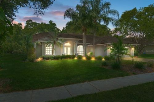 8811 Whispering Oaks Trl, New Port Richey, FL 34654-5427