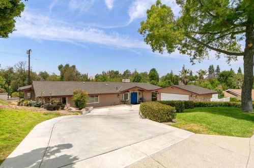 1539 Avolencia Dr, Fullerton CA 92835-3717 exterior