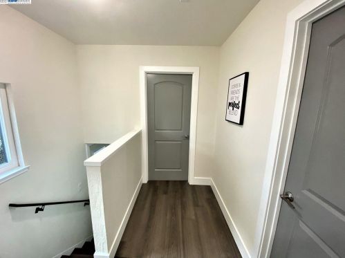 836 47th St, Oakland CA  94608-3202 exterior