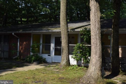 139 Farrington Ct, Lakewood, NJ 08701-7822