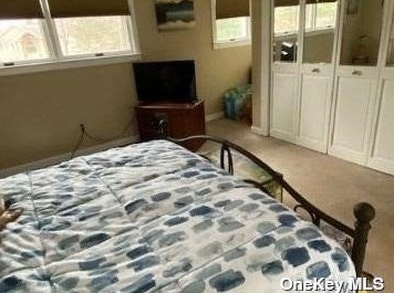 6 Peter Ct, Huntington Station NY  11746-4500 exterior