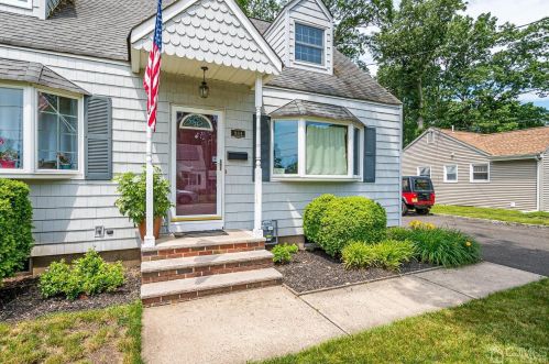 984 Maltby Ave, South Plainfield NJ  07080-2216 exterior