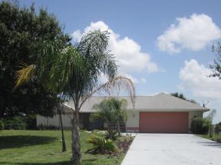 625 Woodmont St, Sebring, FL 33876-6158