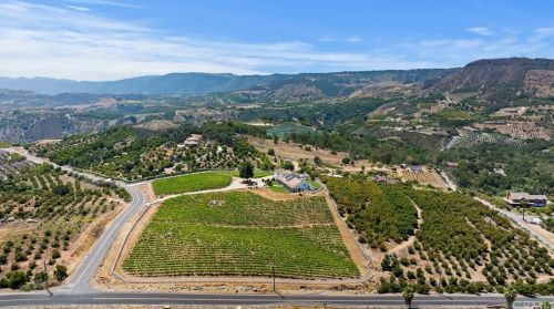 23920 La Vella Rd, Temecula CA  92590-3944 exterior