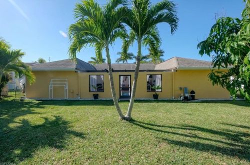 1125 47 Ter, Cape Coral FL  33904-9165 exterior