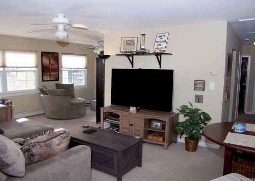 511 Towne House Vlg, Hauppauge, NY 11749-4821