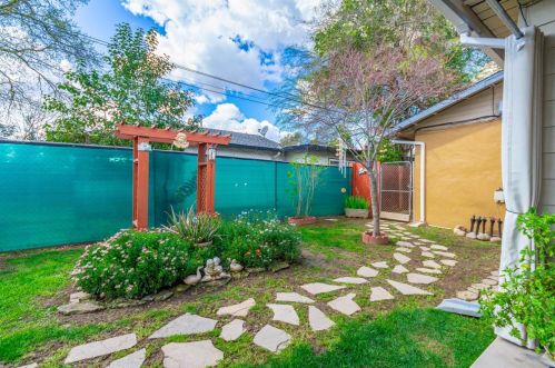 616 Q St, Rio Linda CA  95673-1427 exterior