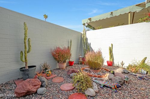 13448 100 Ave, Sun City AZ  85351-2854 exterior