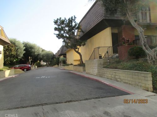 3460 170th St, Torrance, CA 90504-2402