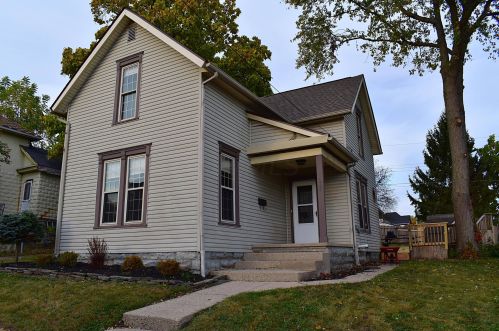 132 Walnut St, Mechanicsburg, OH 43044-1132