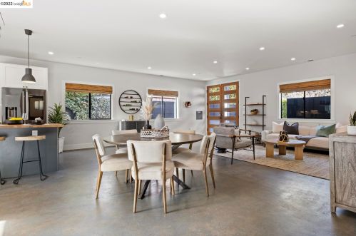 1077 57th St, Oakland CA  94608-2744 exterior