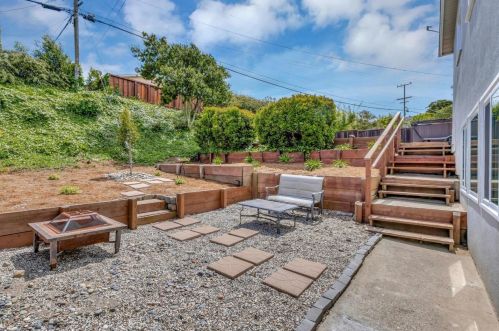 2671 Cottonwood Dr, San Bruno CA  94066-2619 exterior