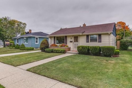 2014 31st St, Kenosha, WI 53140-2203