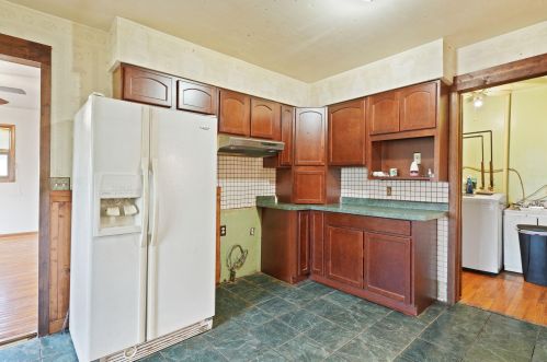 841 Legion Dr, Twin Lakes WI  53181-9139 exterior