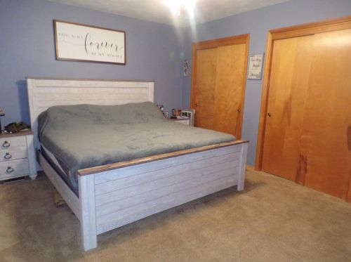 8 Willis Ct, Washington Ch OH  43160-1073 exterior