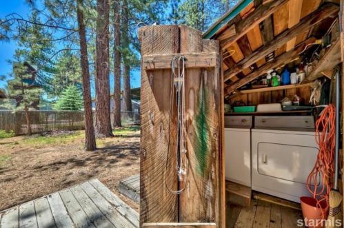 1012 Trout Creek Ave, South Lake Tahoe CA  96150-8206 exterior