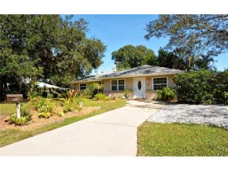 425 Euclid Ave, Sarasota, FL 34237-6340