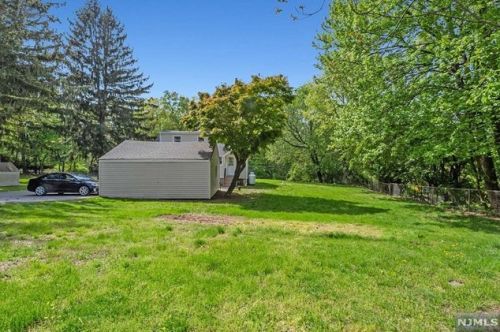 577 Ewing Ave, Franklin Lakes NJ  07417-2302 exterior