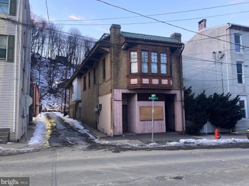 728 Market St, Primrose, PA 17901-2890
