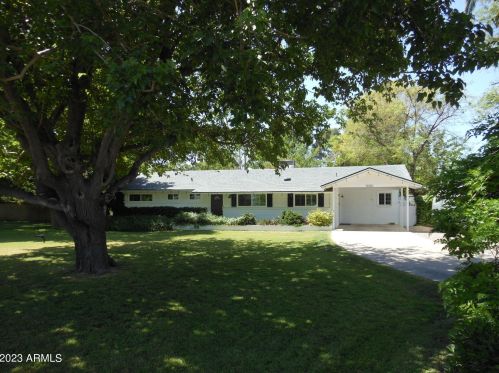 8040 15th Ave, Phoenix, AZ 85021-5402