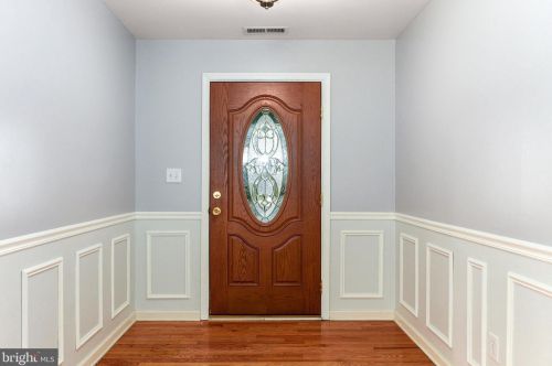 327 Darby Cir, Dover, DE 19904-6006