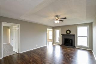 828 Iris Ln, Clarksville, TN 37042-5851
