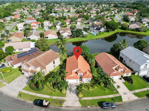 8608 Windy Cir, Boynton Beach, FL 33472-5125