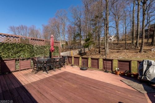 14 Alvin Rd, West Milford Lakes NJ  07480-1643 exterior